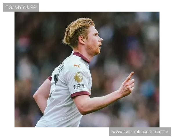 德布劳内外脚背拨球形成突破点,曼城进攻层次更加丰富 德布劳内外脚背拨球形成突破点,曼城进攻层次更加丰富