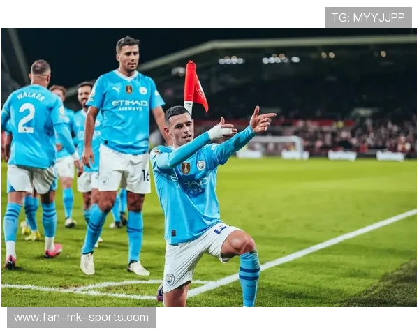 福登接连穿插制造混乱，曼城前场配合顺畅升级